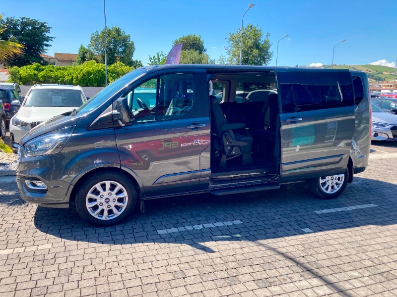 FORD Tourneo Custom 1ª s Tourneo Custom 320 2.0 EcoBlue 170CV aut. PL Titanium